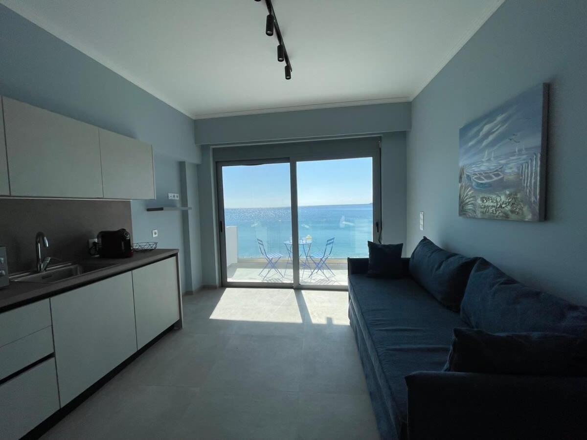 Sea Breeze Modern Studio With Balcony